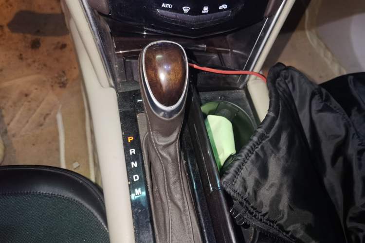 Used Cadillac XTS 2016 28T Elite Edition Gear Lever