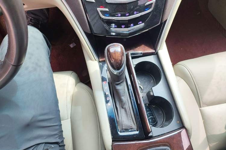 Used Cadillac XTS 2016 28T Elite Edition Gear Lever