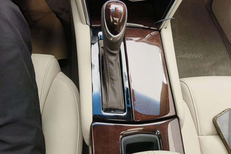 Used Cadillac XTS 2016 28T Elite Edition Gear Lever