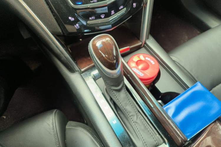 Used Cadillac XTS 2016 28T Luxury Model Gear Lever