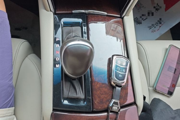 Used Cadillac XTS 2016 28T Tech Edition Gear Lever