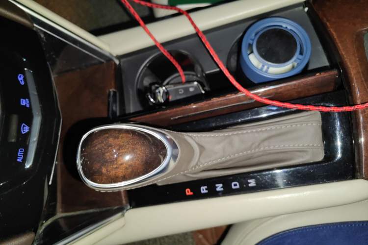 Used Cadillac XTS 2016 28T Elite Edition Gear Lever