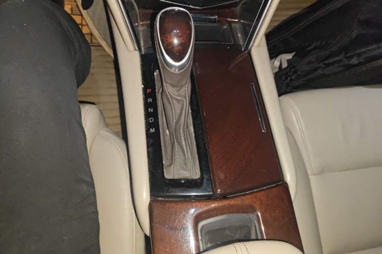 Used Cadillac XTS 2016 28T Luxury Model Gear Lever
