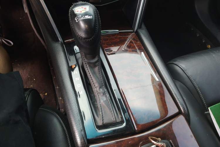 Used Cadillac XTS 2016 28T Luxury Model Gear Lever