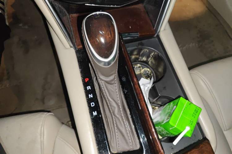 Used Cadillac XTS 2016 28T Elite Edition Gear Lever