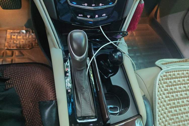 Used Cadillac XTS 2016 28T Tech Edition Gear Lever