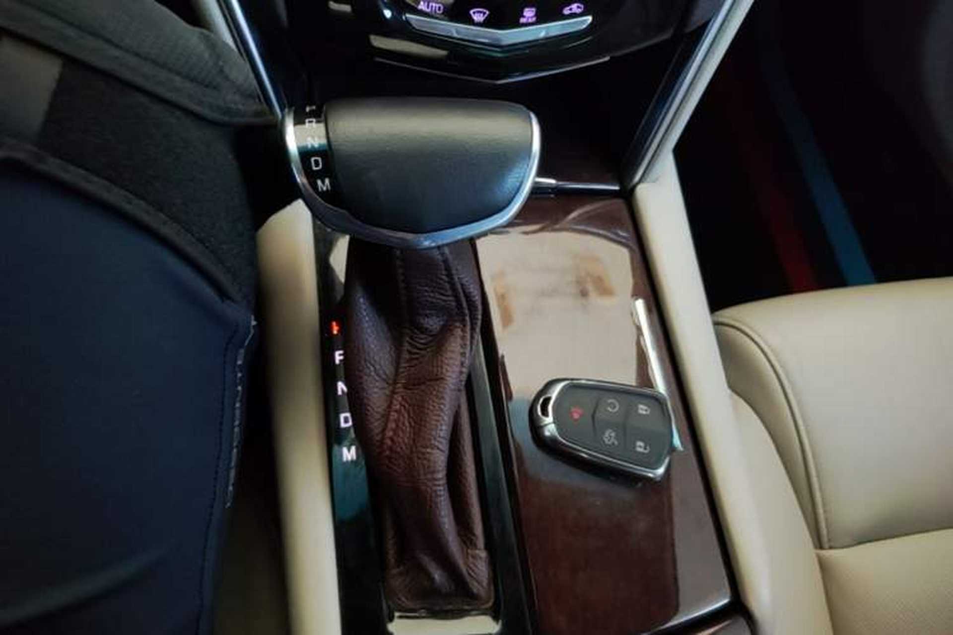 Used Cadillac XTS 2016 28T Elite Edition Gear Lever