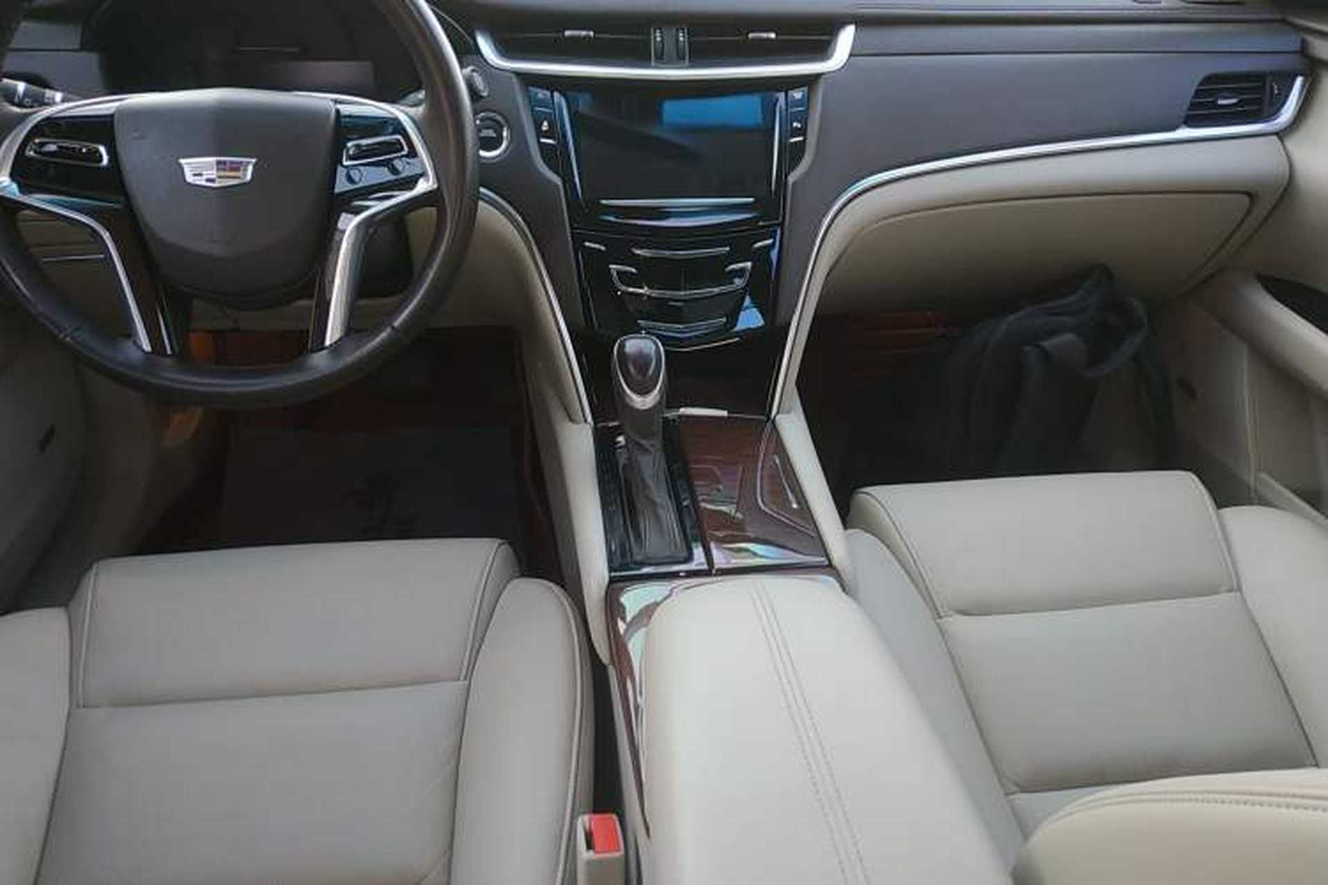 Used Cadillac XTS 2016 28T Tech Edition Gear Lever