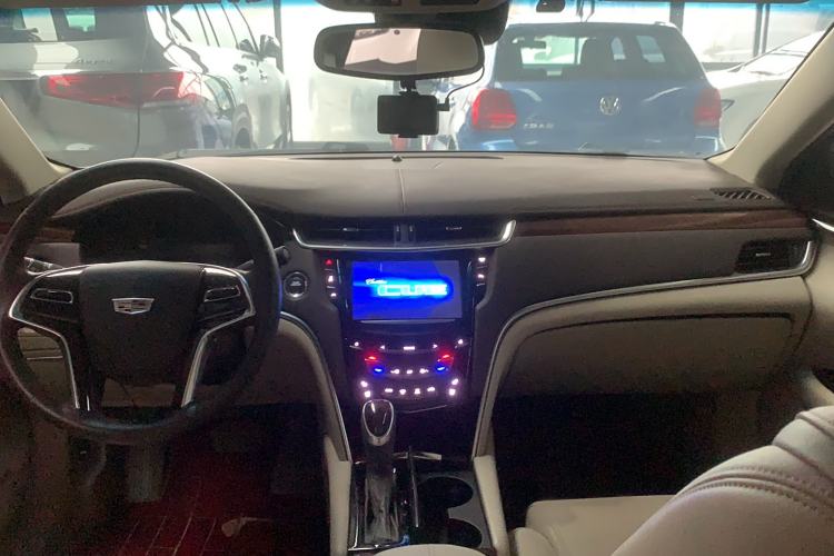 Used Cadillac XTS 2016 28T Luxury Model Interior 2