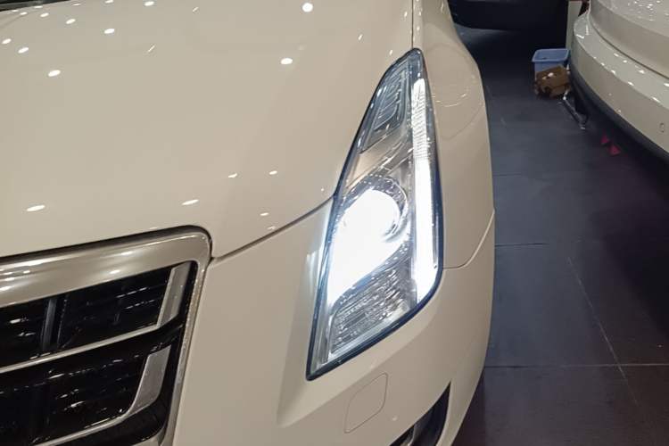 Used Cadillac XTS 2016 28T Tech Edition Left Front Headlight