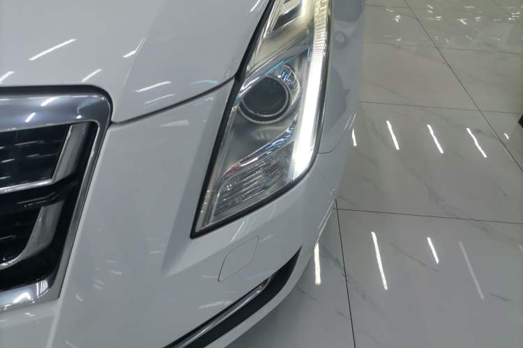 Used Cadillac XTS 2016 28T Tech Edition Left Front Headlight