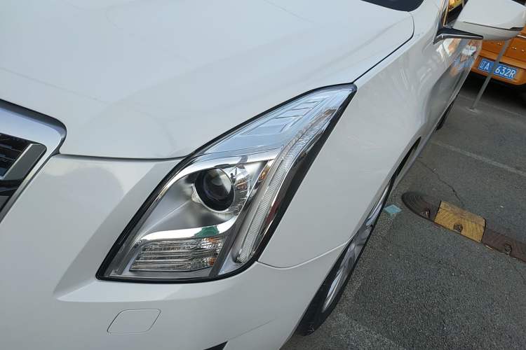 Used Cadillac XTS 2016 28T Tech Edition Left Front Headlight