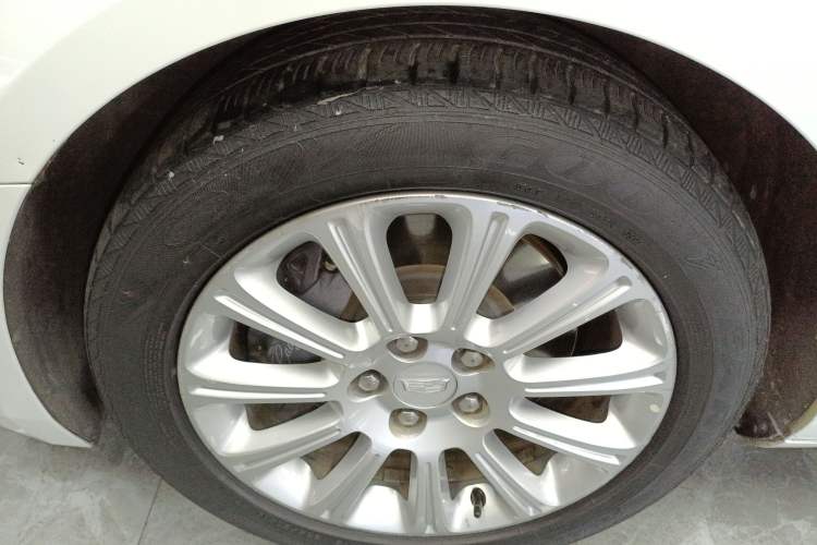 Used Cadillac XTS 2016 28T Elite Edition Left Front Wheel Hub