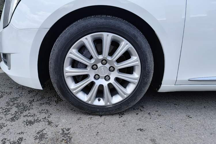 Used Cadillac XTS 2016 28T Elite Edition Left Front Wheel Hub