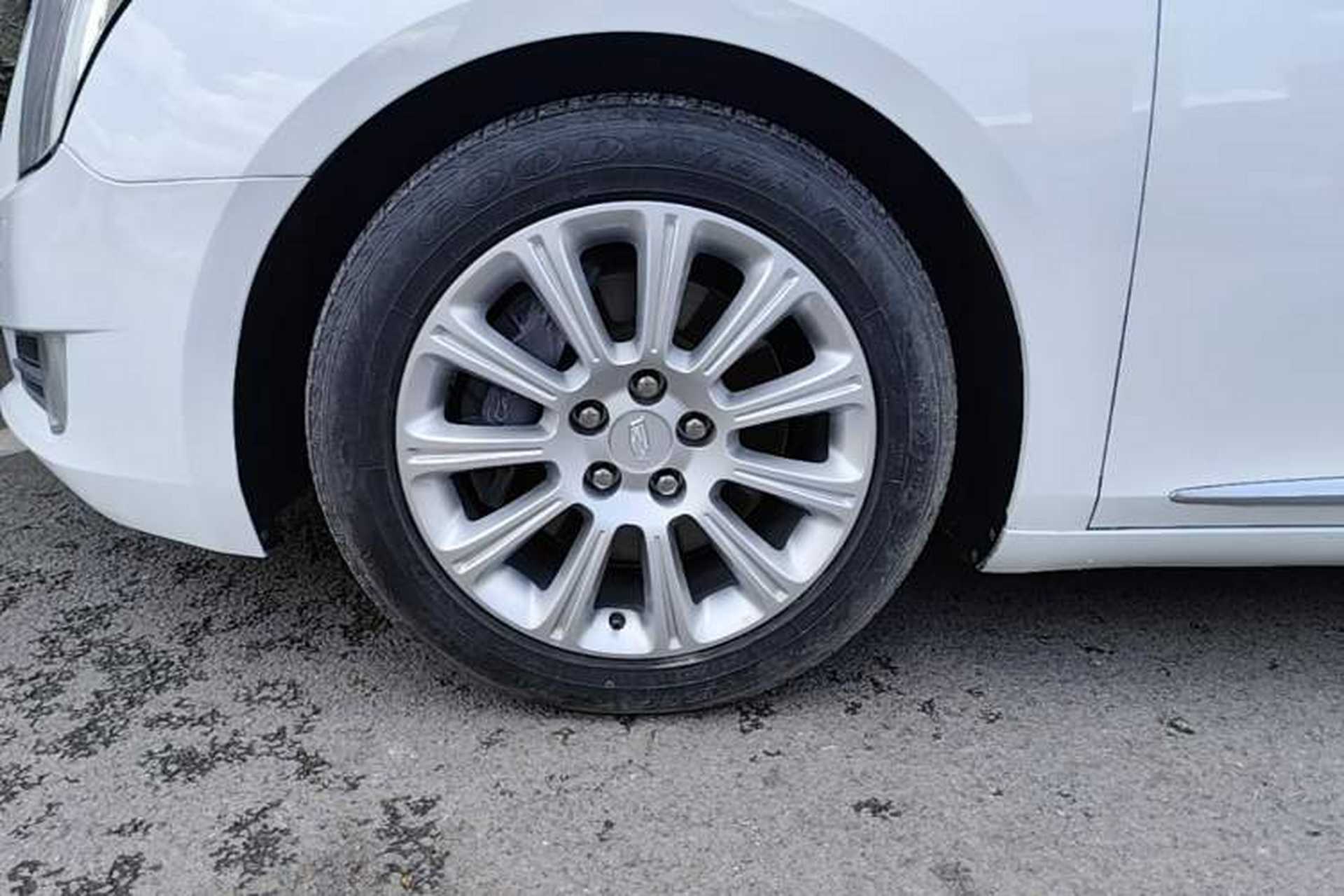 Used Cadillac XTS 2016 28T Elite Edition Left Front Wheel Hub