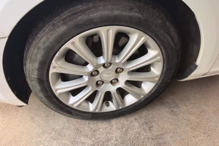 Used Cadillac XTS 2016 28T Tech Edition Left Front Wheel Hub