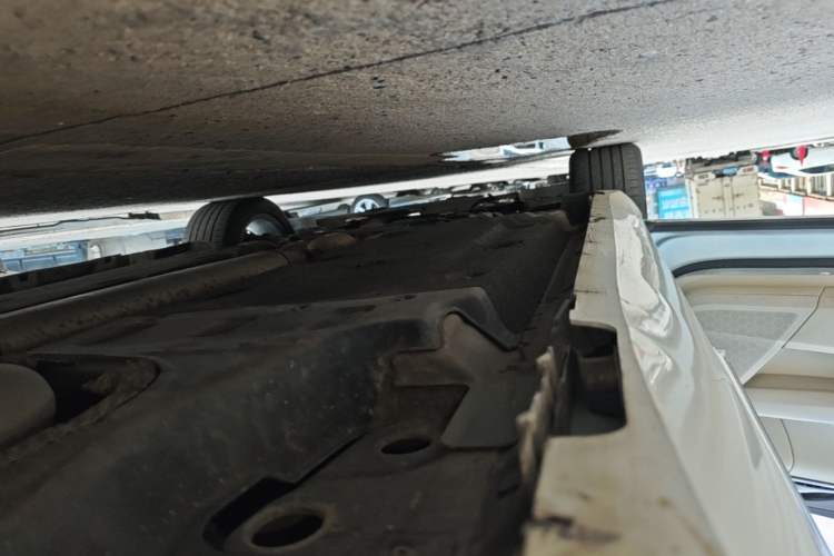 Used Cadillac XTS 2016 28T Tech Edition Left Side Sill