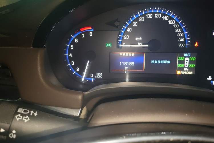 Used Cadillac XTS 2016 28T Elite Edition Odometer Close Up