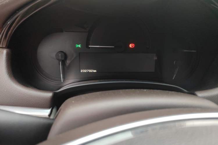 Used Cadillac XTS 2016 28T Elite Edition Odometer Close Up