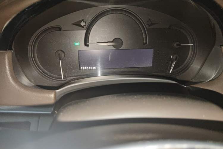 Used Cadillac XTS 2016 28T Tech Edition Odometer Close Up