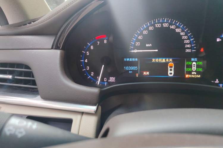 Used Cadillac XTS 2016 28T Tech Edition Odometer Close Up