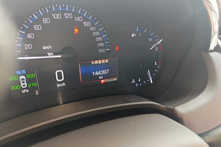 Used Cadillac XTS 2016 28T Elite Edition Odometer Close Up