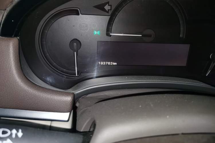 Used Cadillac XTS 2016 28T Tech Edition Odometer Close Up