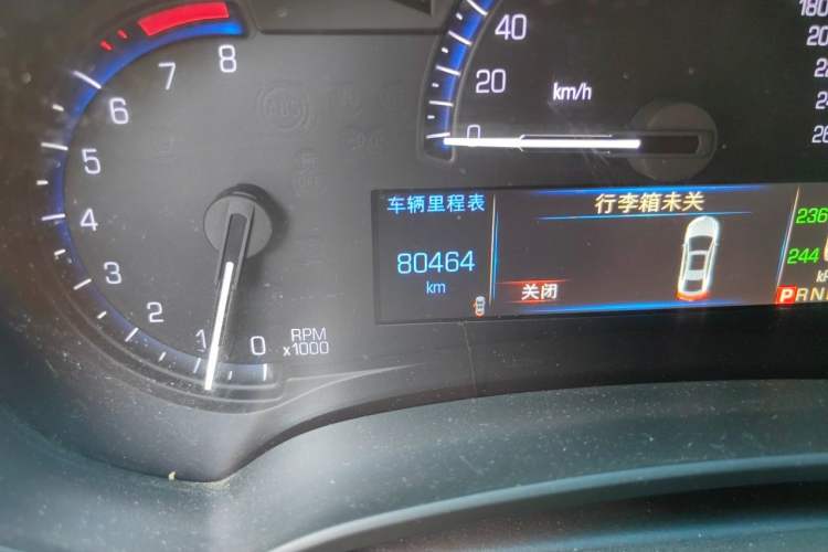 Used Cadillac XTS 2016 28T Tech Edition Odometer Close Up