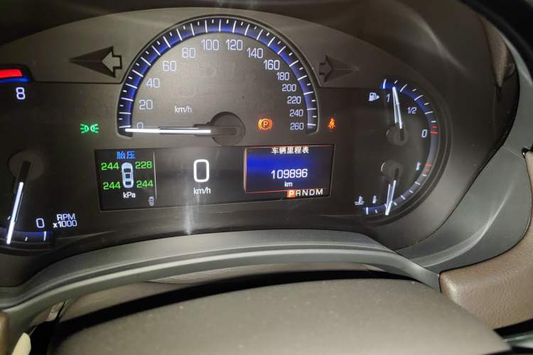 Used Cadillac XTS 2016 28T Elite Edition Odometer Close Up