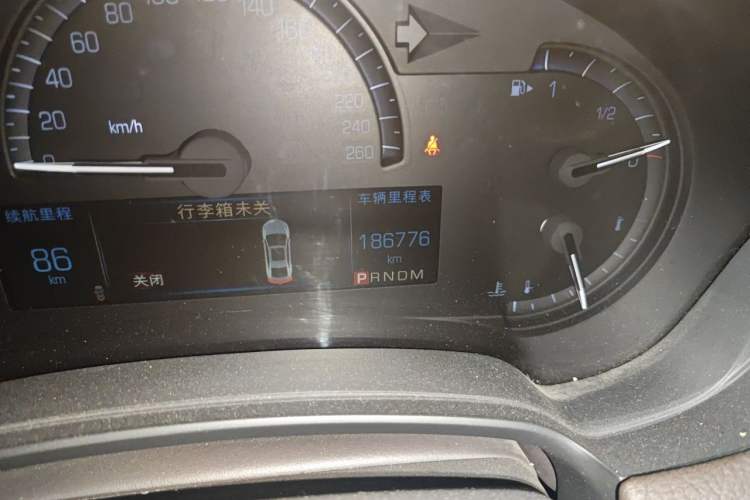 Used Cadillac XTS 2016 28T Luxury Model Odometer Close Up
