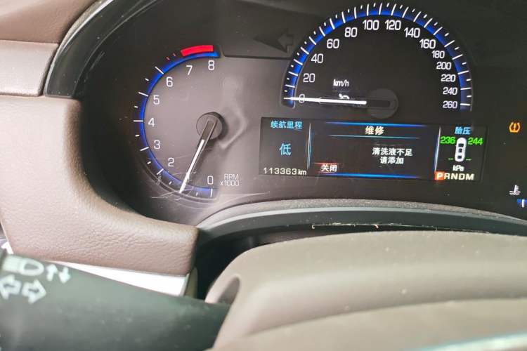 Used Cadillac XTS 2016 28T Tech Edition Odometer Close Up