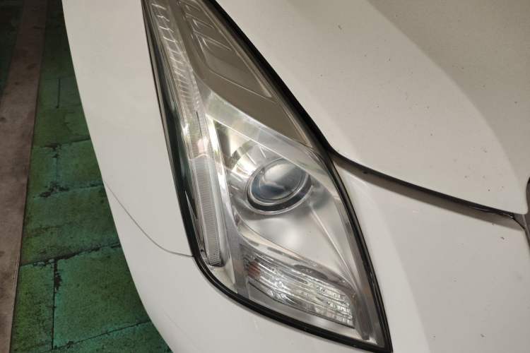 Used Cadillac XTS 2016 28T Luxury Model Right Front Headlight