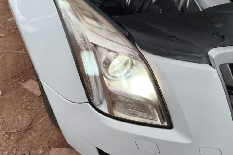 Used Cadillac XTS 2016 28T Tech Edition Right Front Headlight
