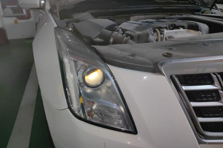 Used Cadillac XTS 2016 28T Tech Edition Right Front Headlight