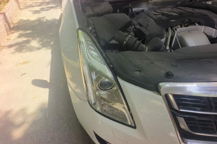 Used Cadillac XTS 2016 28T Tech Edition Right Front Headlight