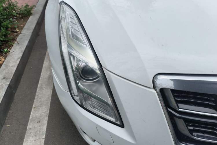 Used Cadillac XTS 2016 28T Luxury Model Right Front Headlight