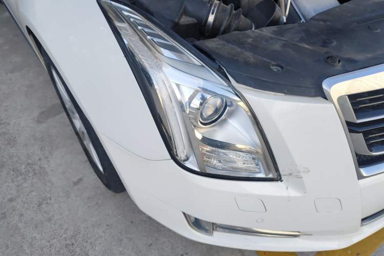 Used Cadillac XTS 2016 28T Luxury Model Right Front Headlight