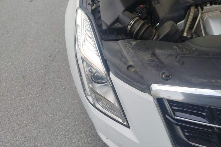 Used Cadillac XTS 2016 28T Luxury Model Right Front Headlight