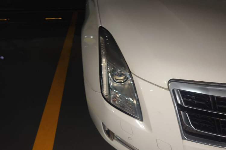 Used Cadillac XTS 2016 28T Elite Edition Right Front Headlight