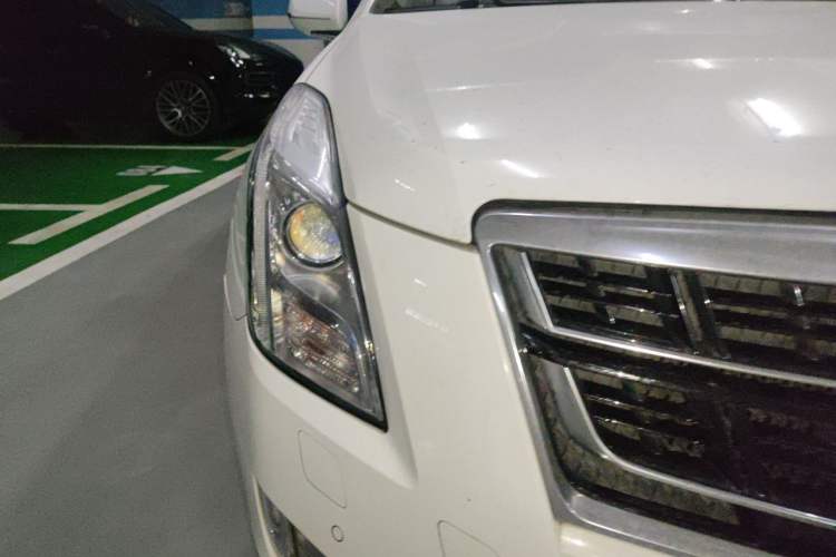 Used Cadillac XTS 2016 28T Luxury Model Right Front Headlight