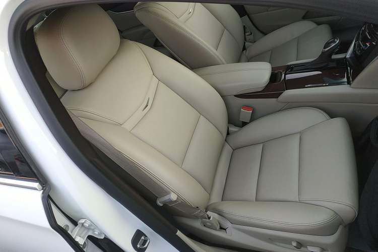 Used Cadillac XTS 2016 28T Tech Edition Right Front Seat