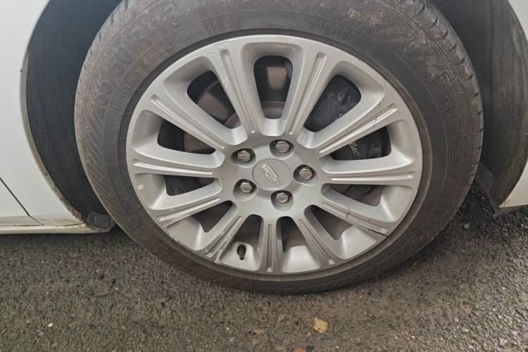 Used Cadillac XTS 2016 28T Elite Edition Right Front Wheel Hub