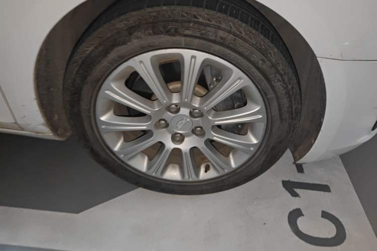 Used Cadillac XTS 2016 28T Tech Edition Right Front Wheel Hub
