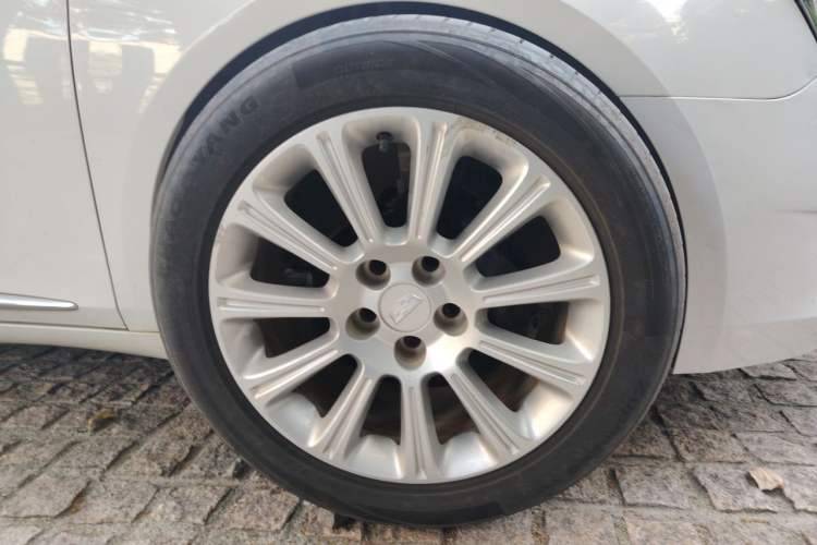 Used Cadillac XTS 2016 28T Tech Edition Right Front Wheel Hub