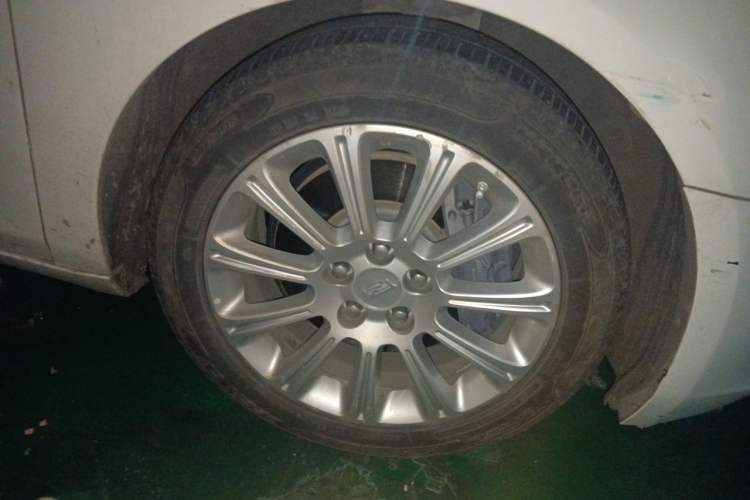 Used Cadillac XTS 2016 28T Tech Edition Right Front Wheel Hub