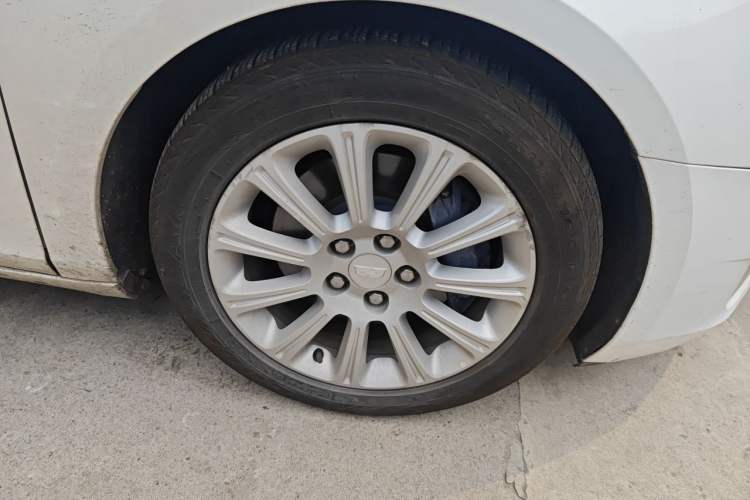 Used Cadillac XTS 2016 28T Elite Edition Right Front Wheel Hub