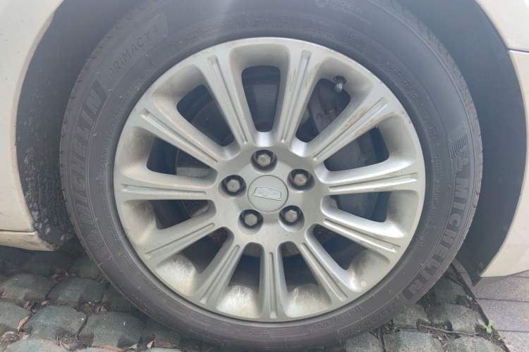 Used Cadillac XTS 2016 28T Tech Edition Right Front Wheel Hub
