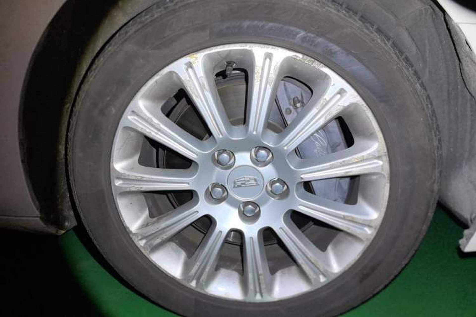 Used Cadillac XTS 2016 28T Tech Edition Right Front Wheel Hub
