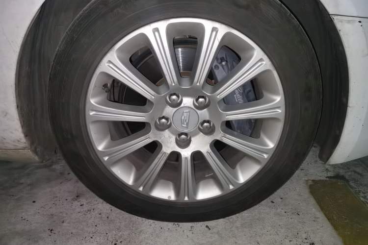 Used Cadillac XTS 2016 28T Tech Edition Right Front Wheel Hub