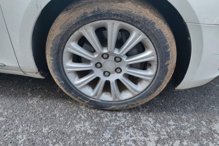 Used Cadillac XTS 2016 28T Tech Edition Right Front Wheel Hub